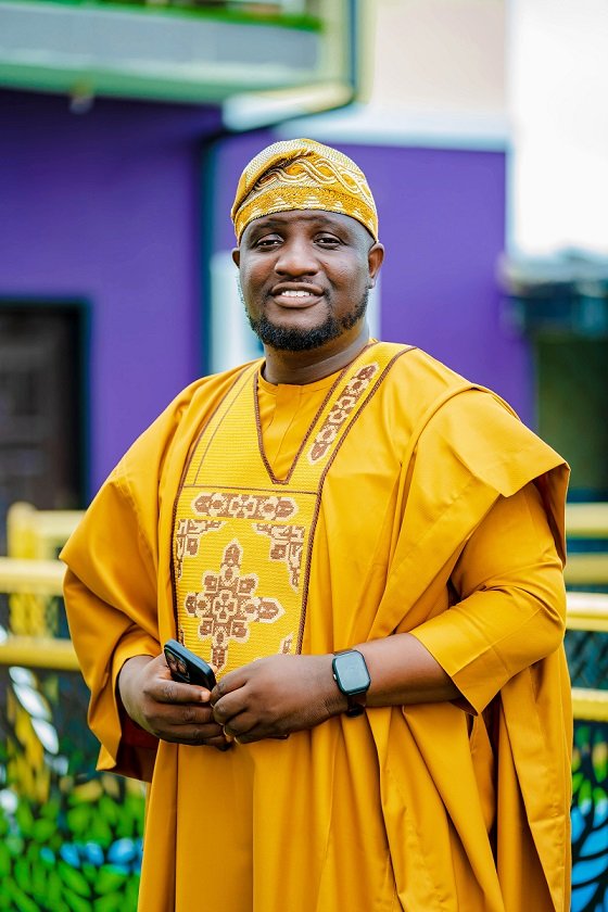 Abayomi in gold traditional attire